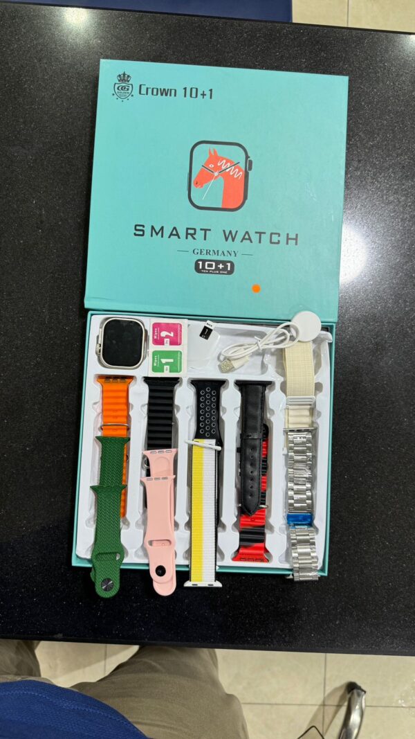 CROWN 10+1 ULTRA 2 SMART WATCH - Image 2
